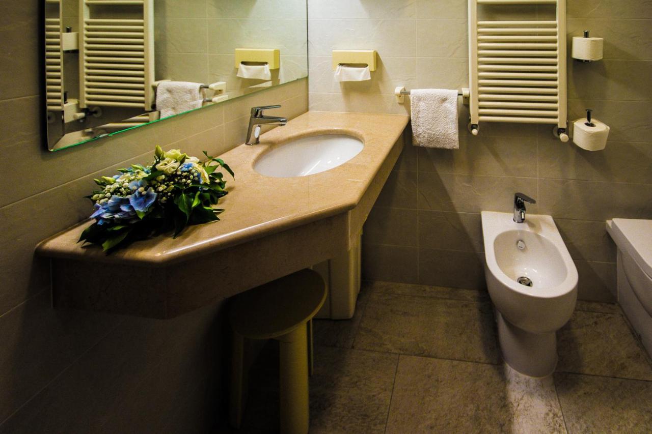 Hotel Baviera ซอตโตมารีนา ภายนอก รูปภาพ