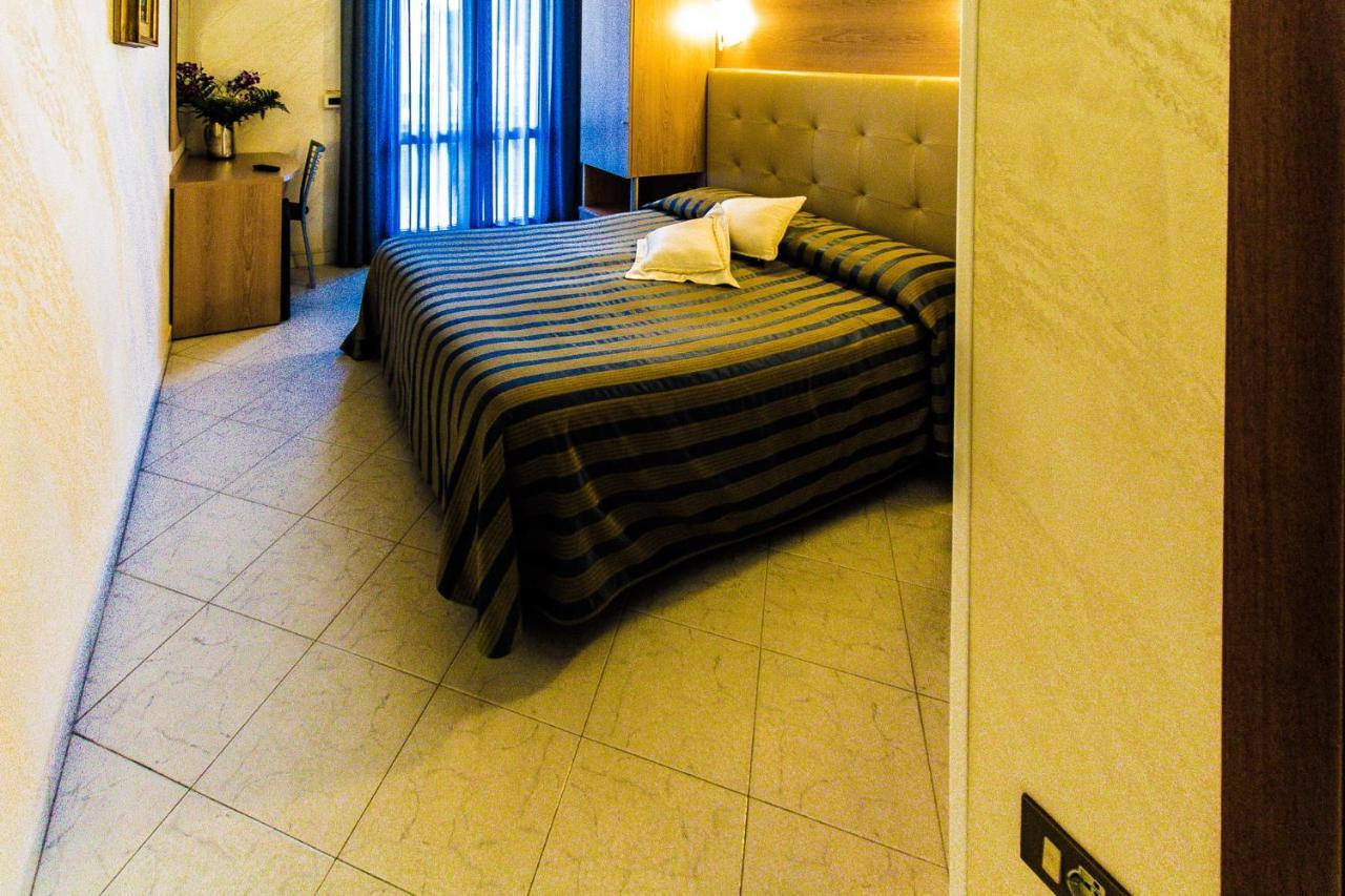 Hotel Baviera ซอตโตมารีนา ภายนอก รูปภาพ