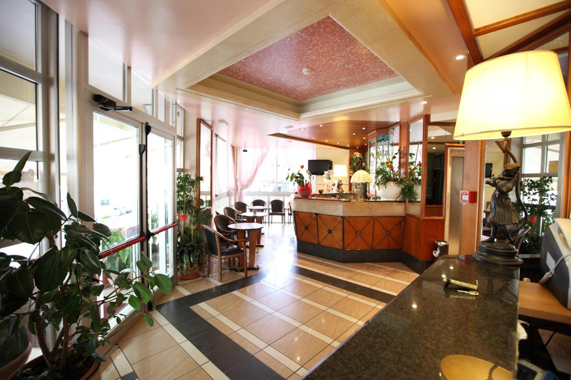 Hotel Baviera ซอตโตมารีนา ภายนอก รูปภาพ